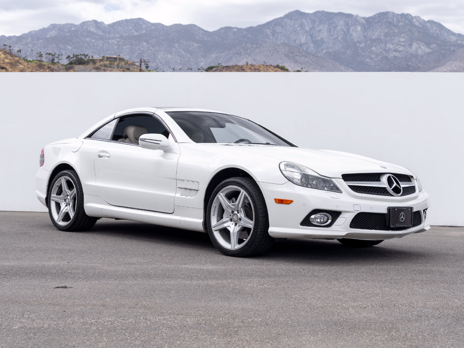 Used 2011 Mercedes-Benz SL 550 image 8
