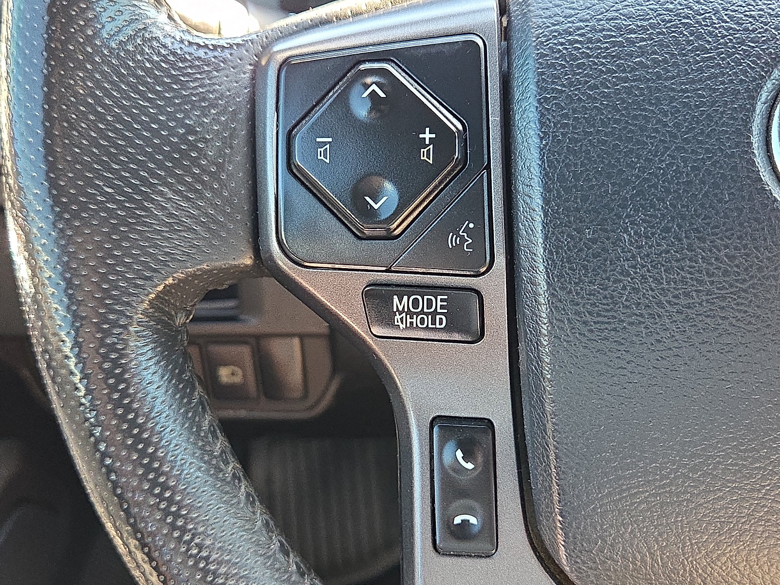 Used 2019 Toyota Tacoma TRD Sport AWD/4WD image 21