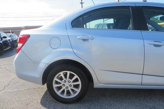 Used 2017 Chevrolet Sonic LT w/ Convenience Package image 21