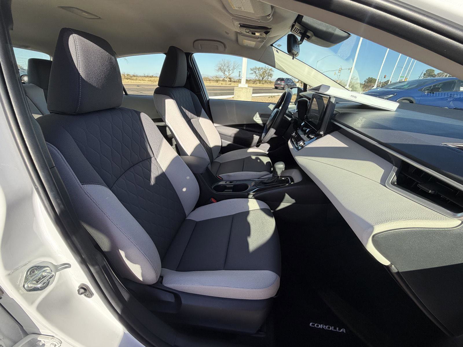 Used 2023 Toyota Corolla LE image 31