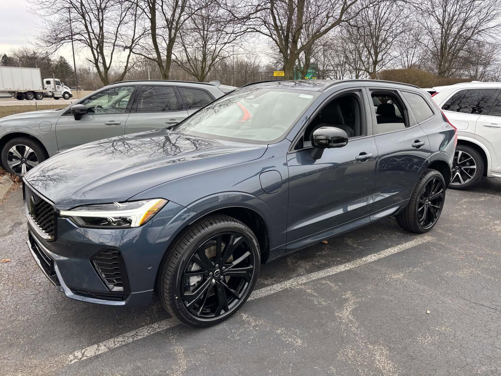 New 2026 Volvo XC60 T8 Ultra w/ Protection Package Premier image 4