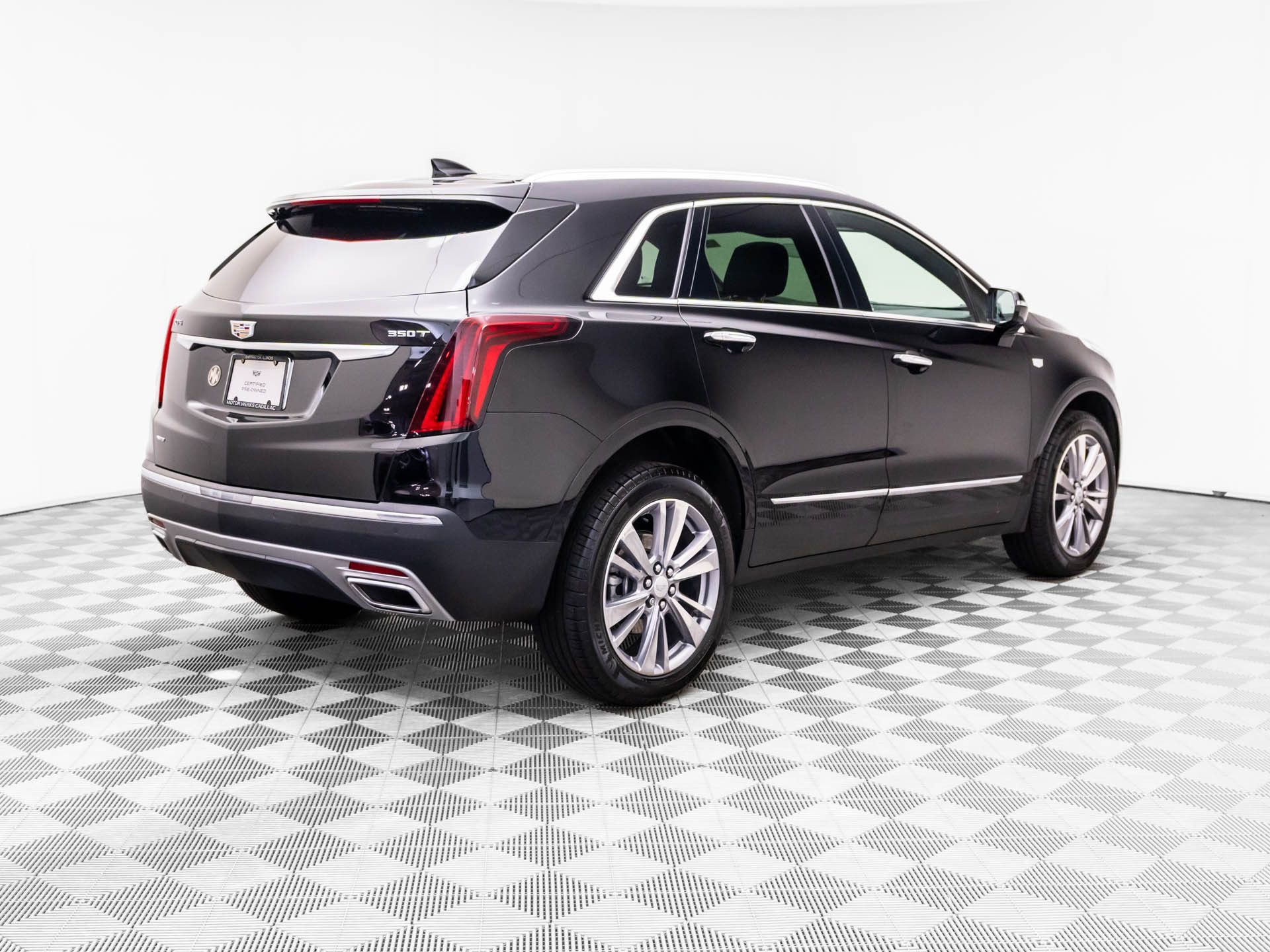 Certified 2024 Cadillac XT5 Premium Luxury AWD/4WD image 6