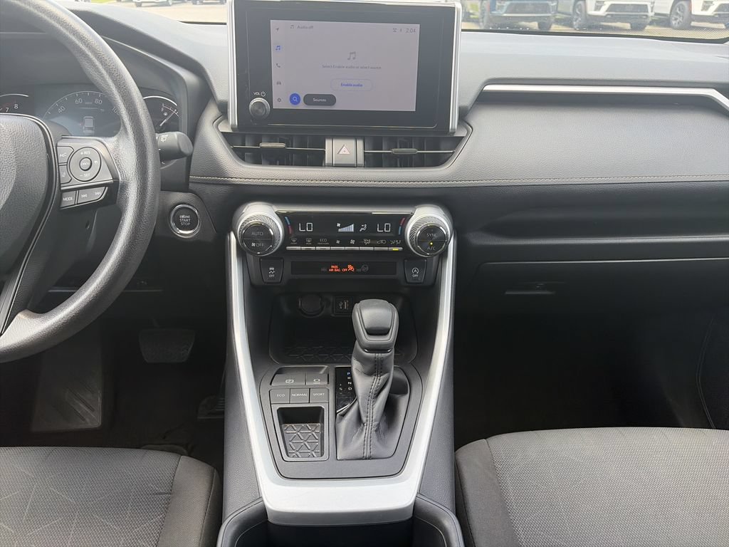 Used 2025 Toyota RAV4 XLE FWD image 15