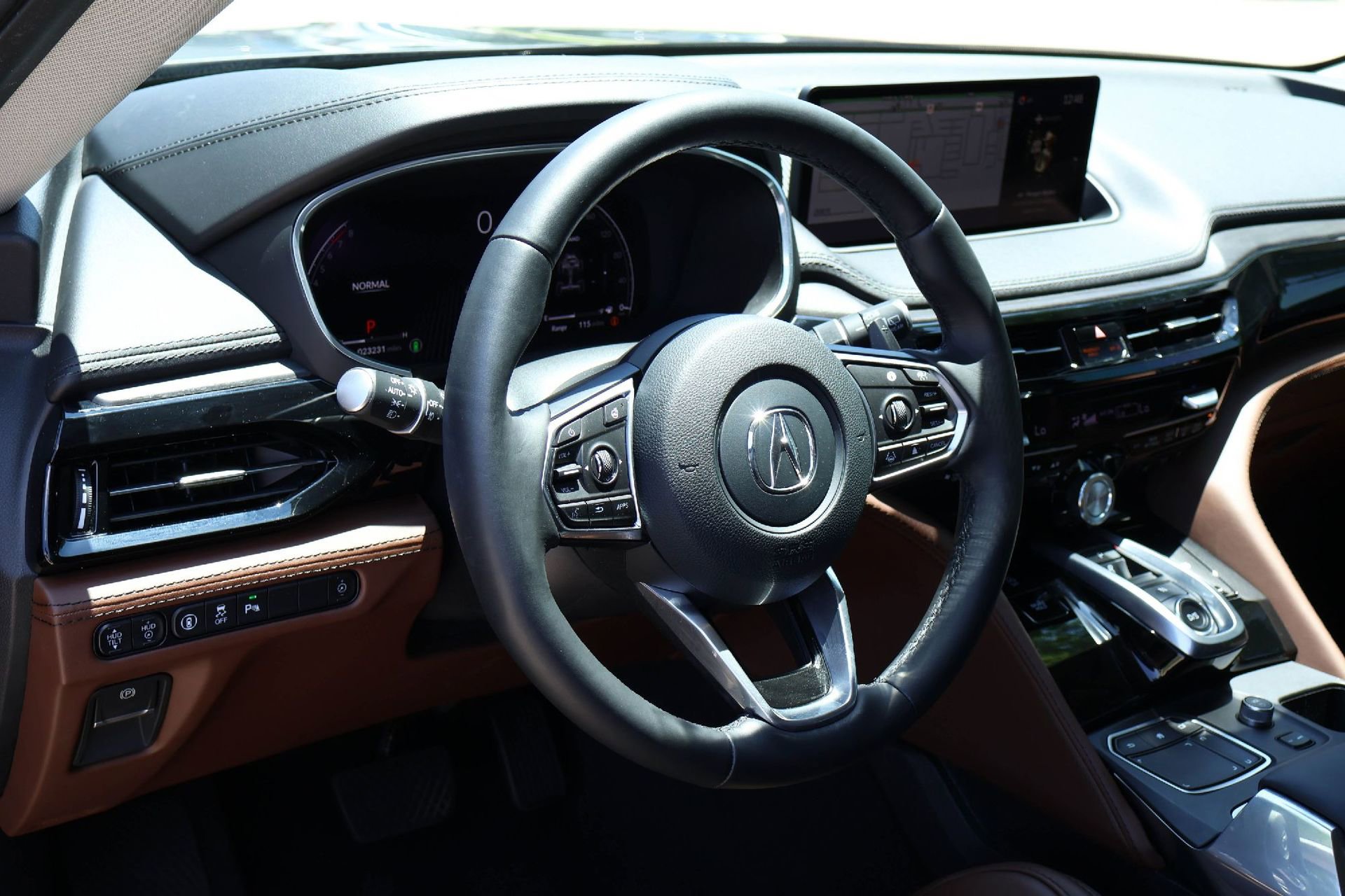 Used 2023 Acura MDX SH-AWD w/ Advance Package image 2