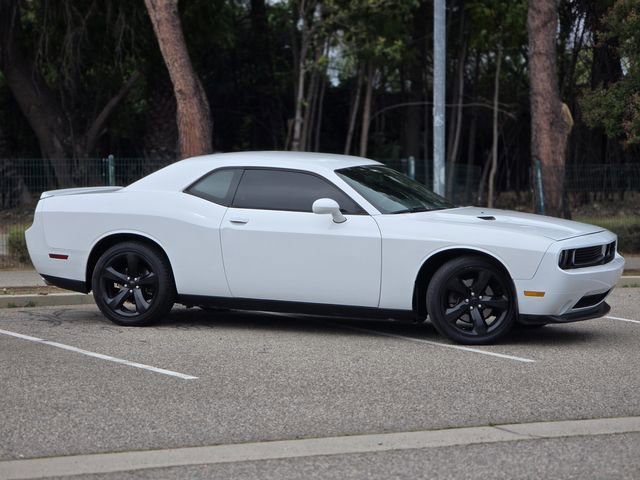 Used 2014 Dodge Challenger SXT Plus w/ Harman/Kardon Audio Group RWD image 4