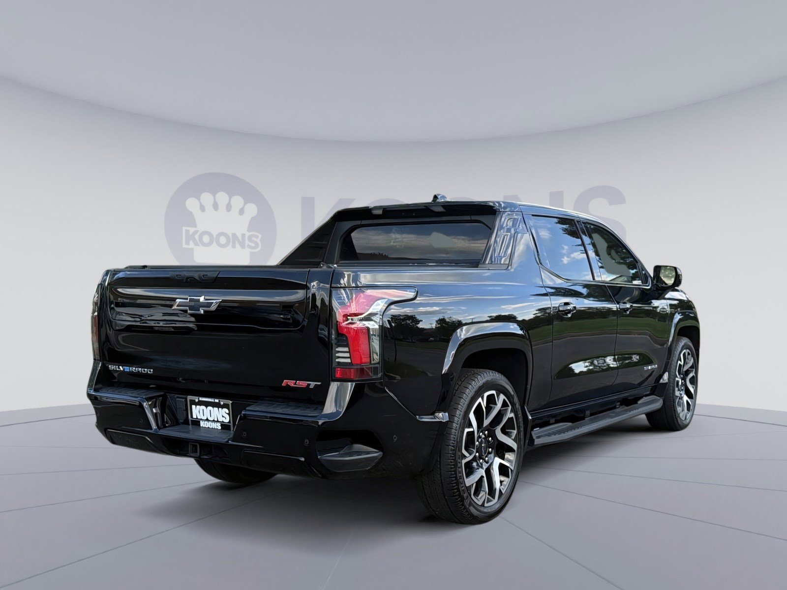 Used 2025 Chevrolet Silverado EV RST image 16