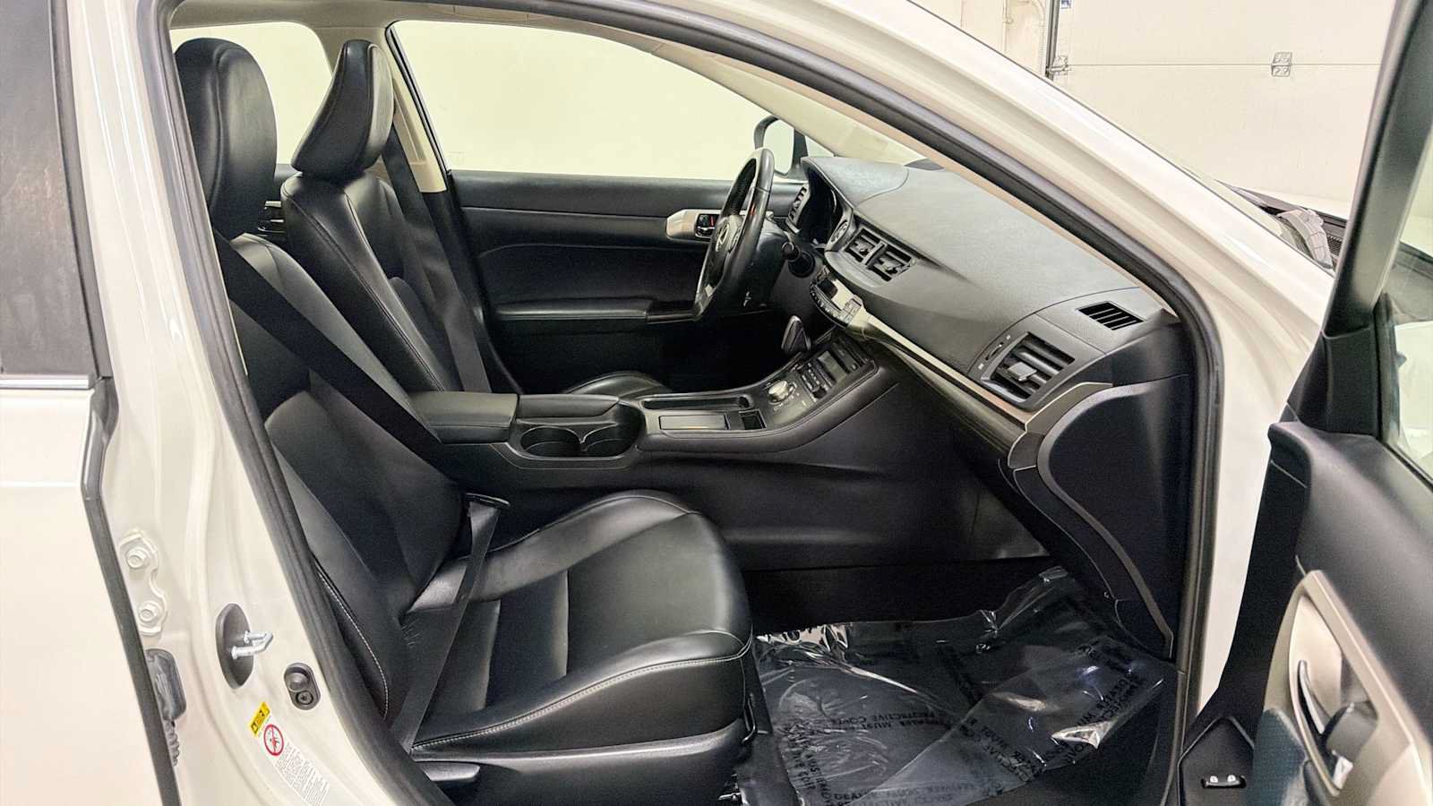 Used 2015 Lexus CT 200h FWD image 28