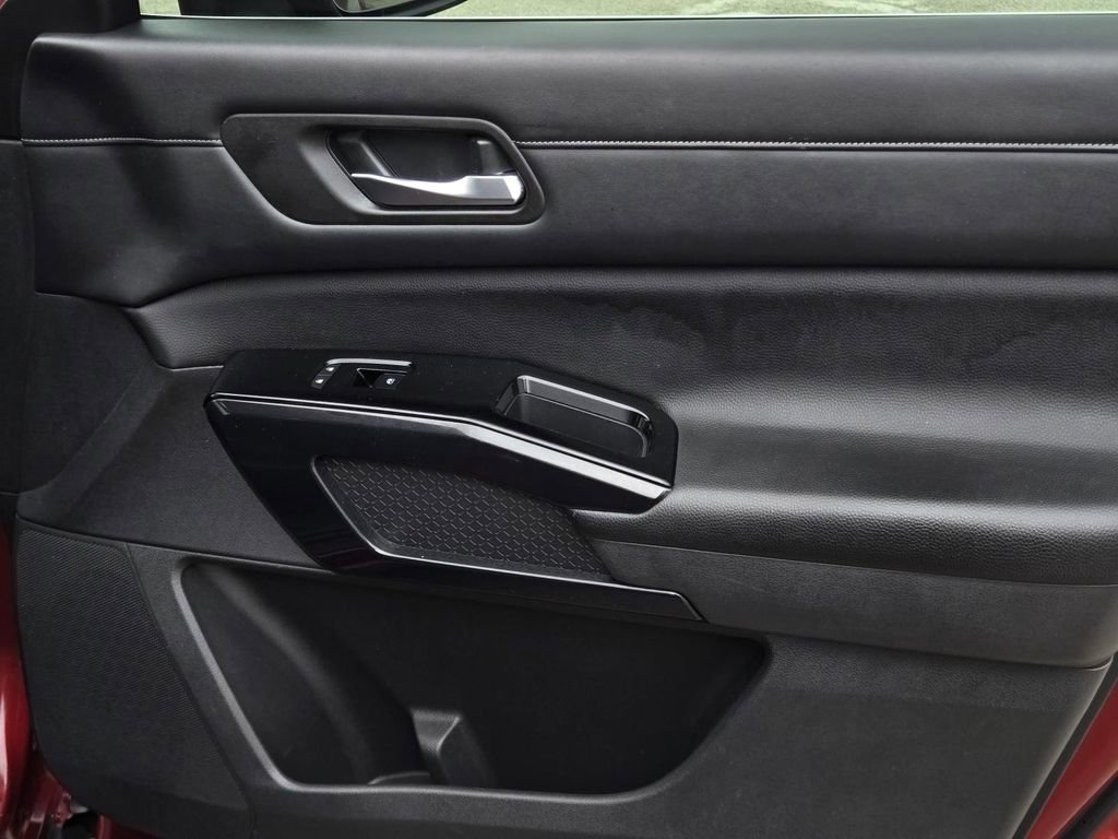 Certified 2022 Nissan Pathfinder SV w/ SV Premium Package image 8