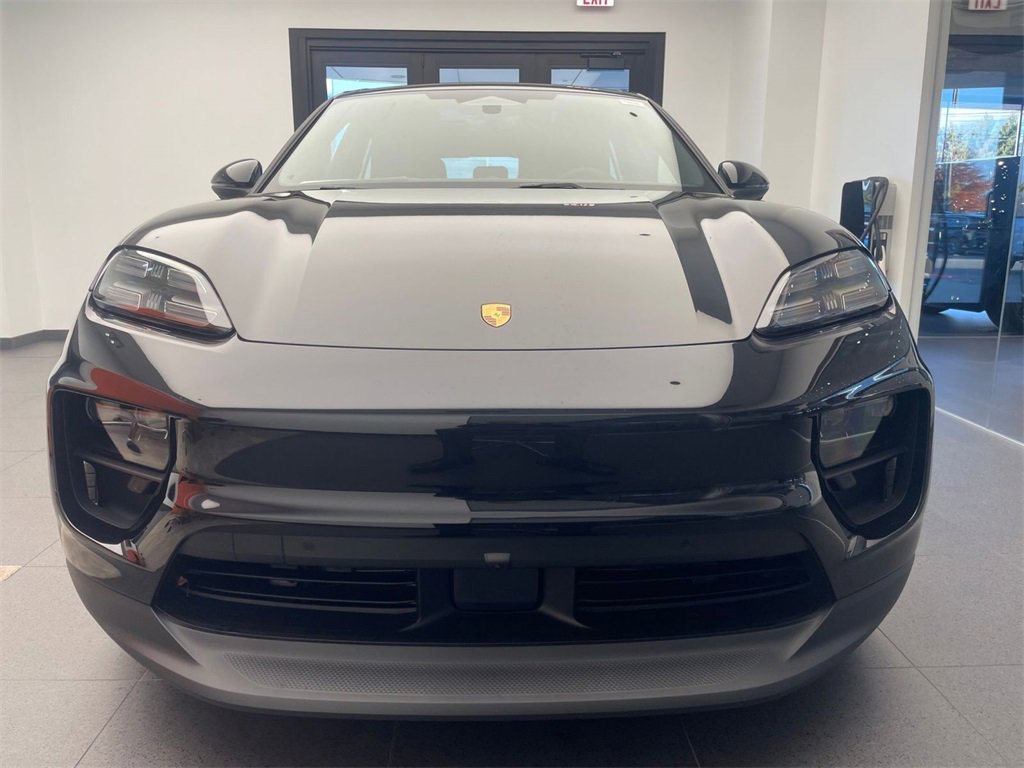 New 2025 Porsche Macan 4S Electric image 25