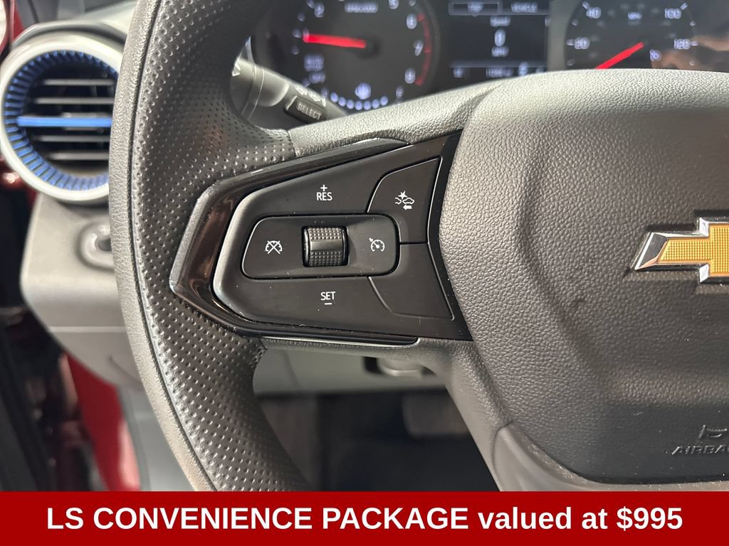 Used 2024 Chevrolet Trax LS w/ LS Convenience Package FWD image 3