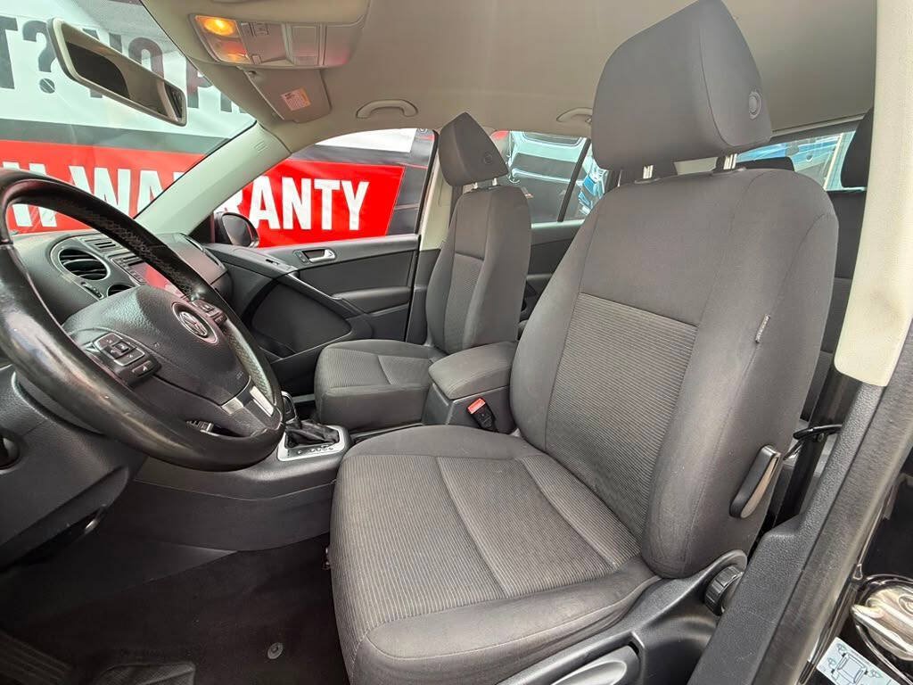 Used 2017 Volkswagen Tiguan Limited w/ Premium Package AWD/4WD image 14