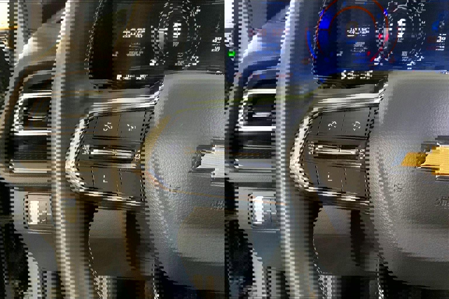 Used 2024 Chevrolet Traverse LT image 18