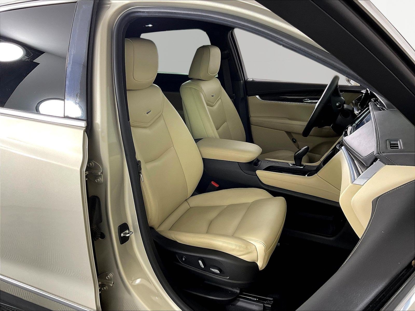 Used 2017 Cadillac XT5 FWD image 28