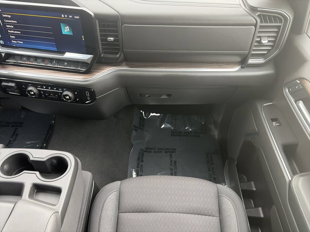 Used 2025 Chevrolet Silverado 1500 LT AWD/4WD image 16