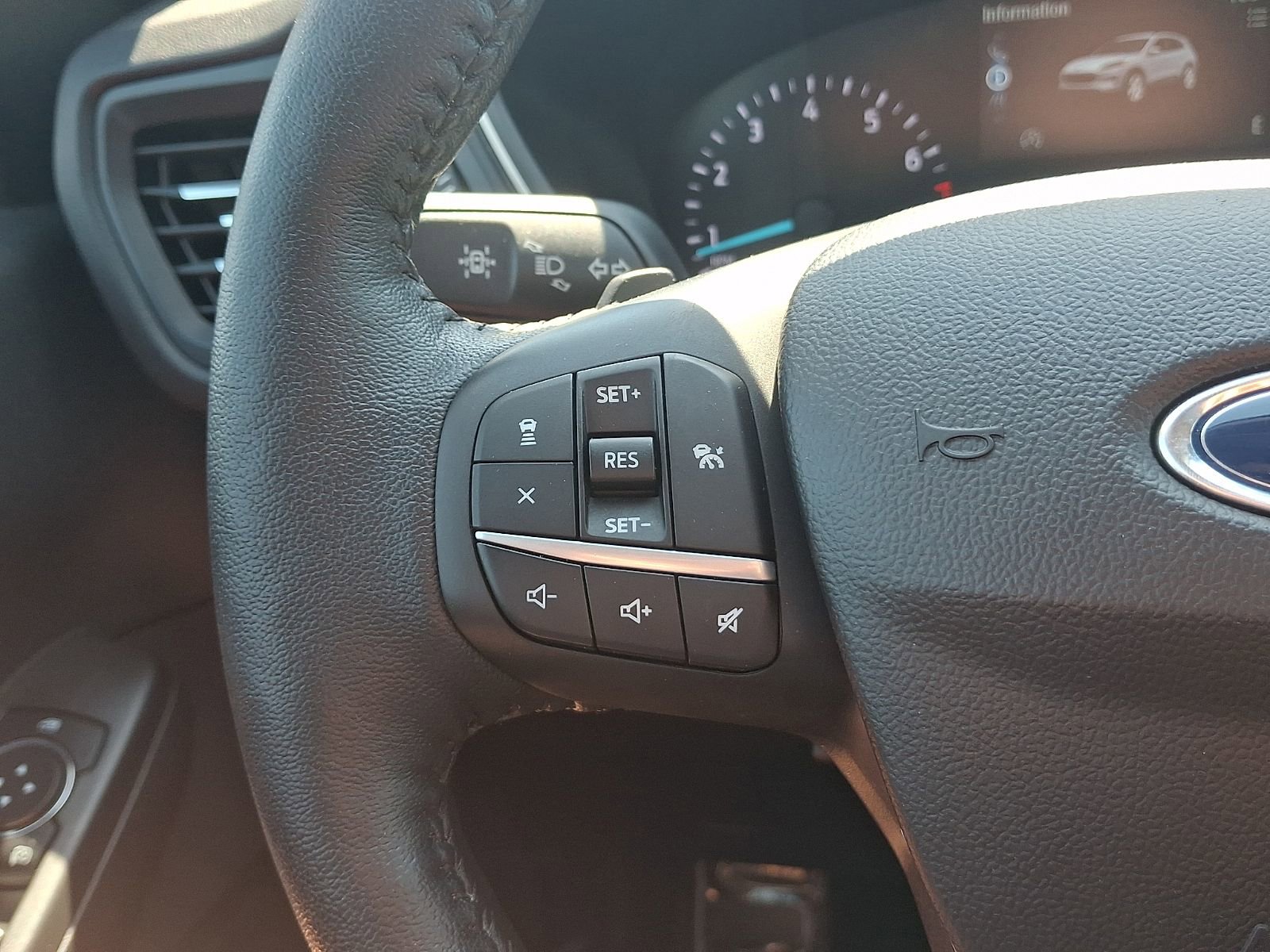 Used 2020 Ford Escape SEL AWD/4WD image 23