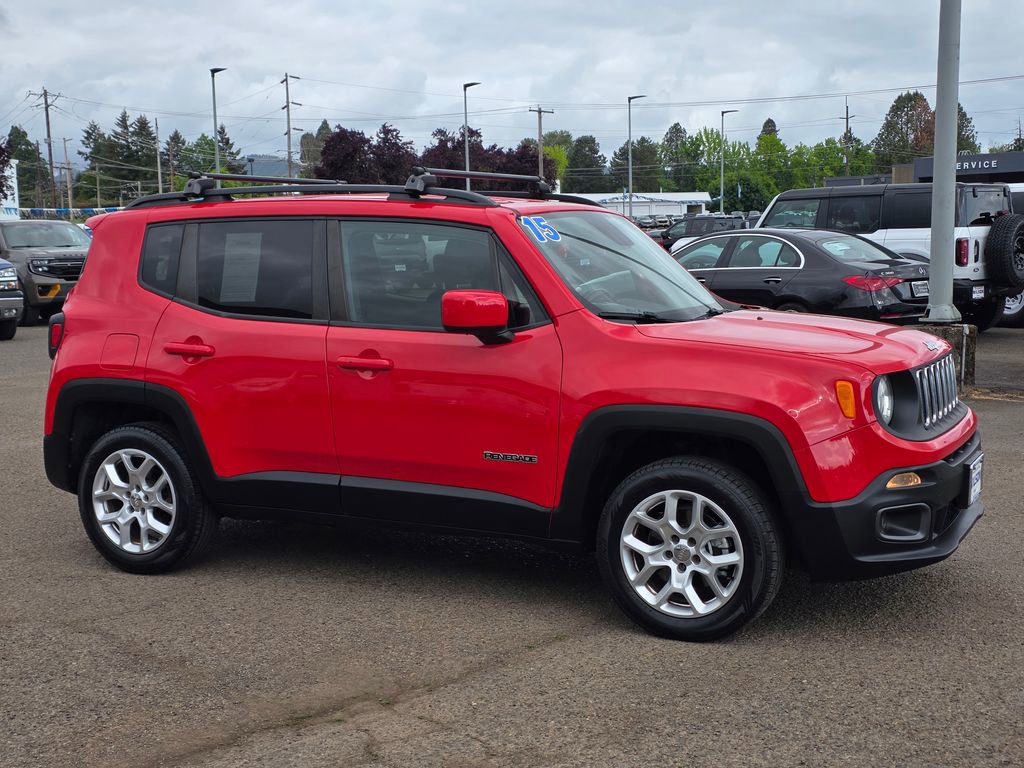Used 2015 Jeep Renegade Latitude w/ Cold Weather Group II AWD/4WD image 2