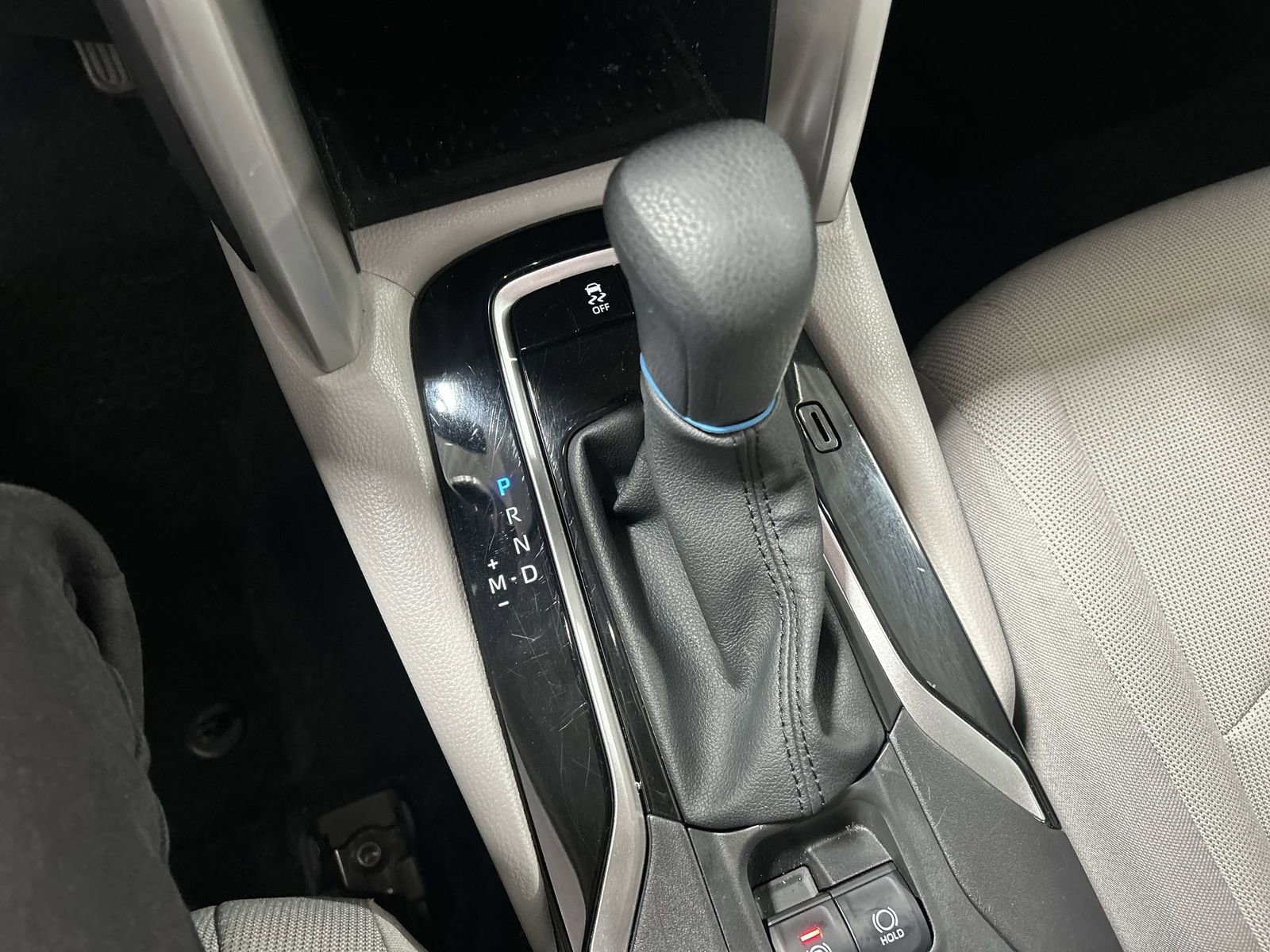 Used 2025 Toyota Corolla Cross L AWD/4WD image 21