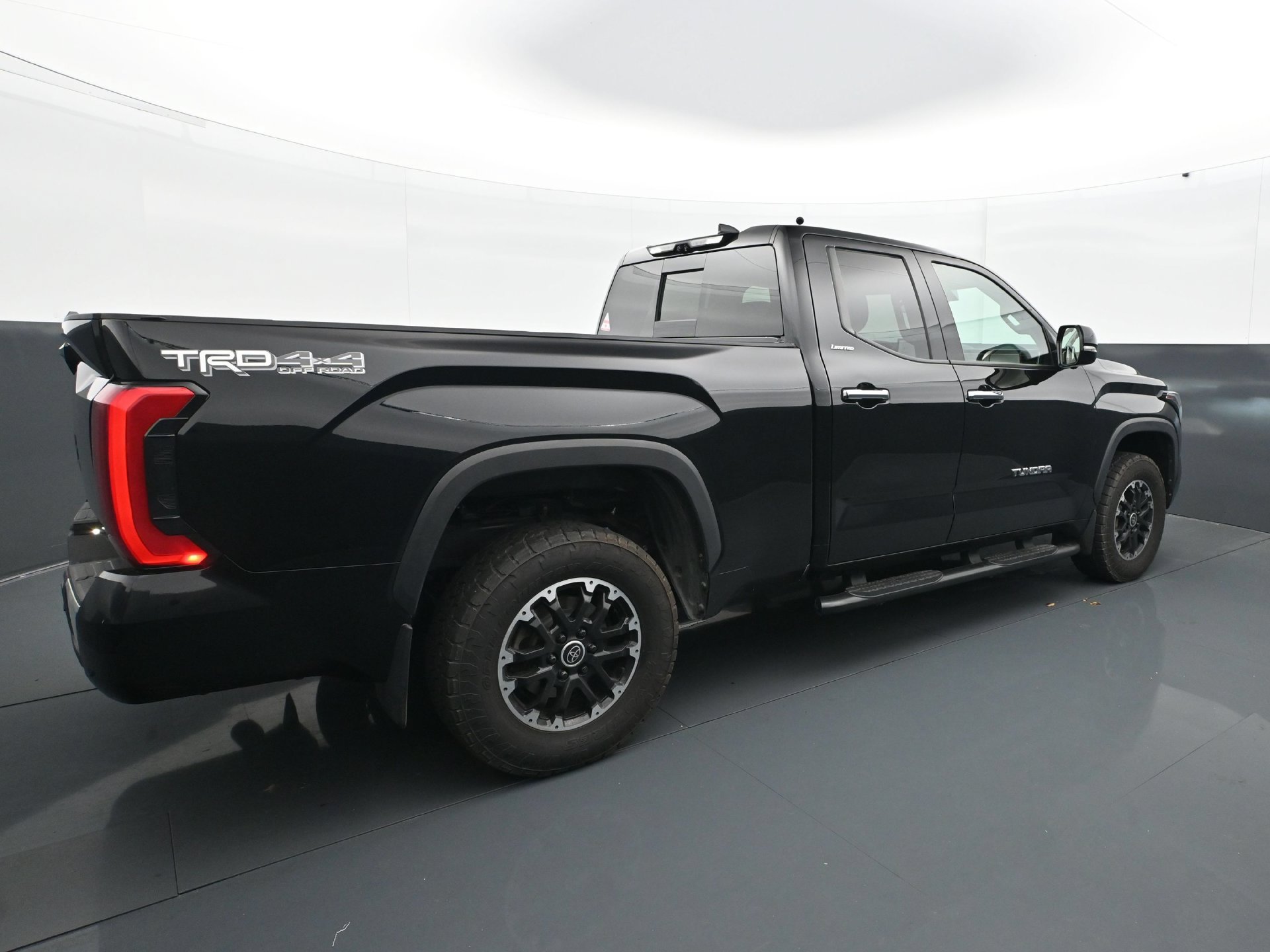 Used 2022 Toyota Tundra Limited AWD/4WD image 7