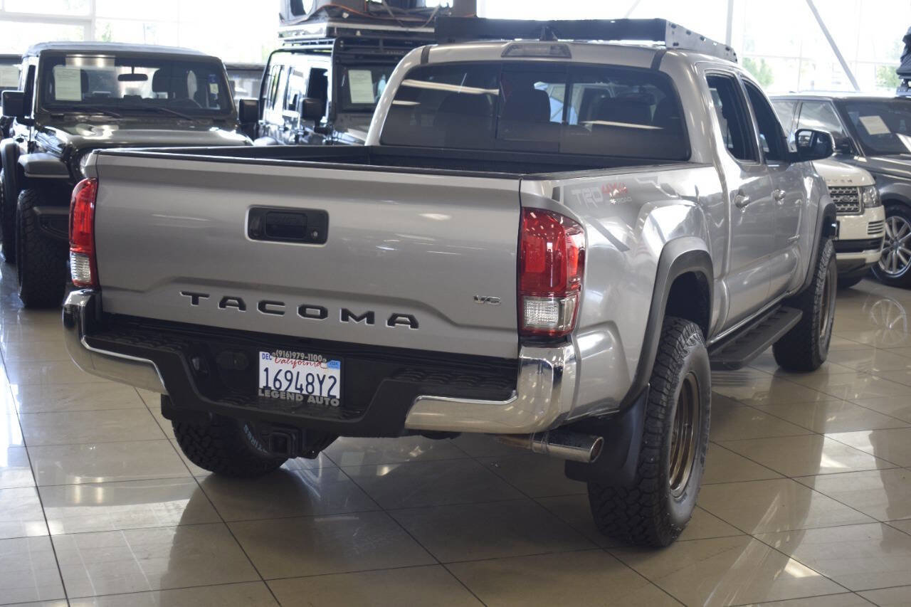 Used 2017 Toyota Tacoma TRD Off-Road image 32