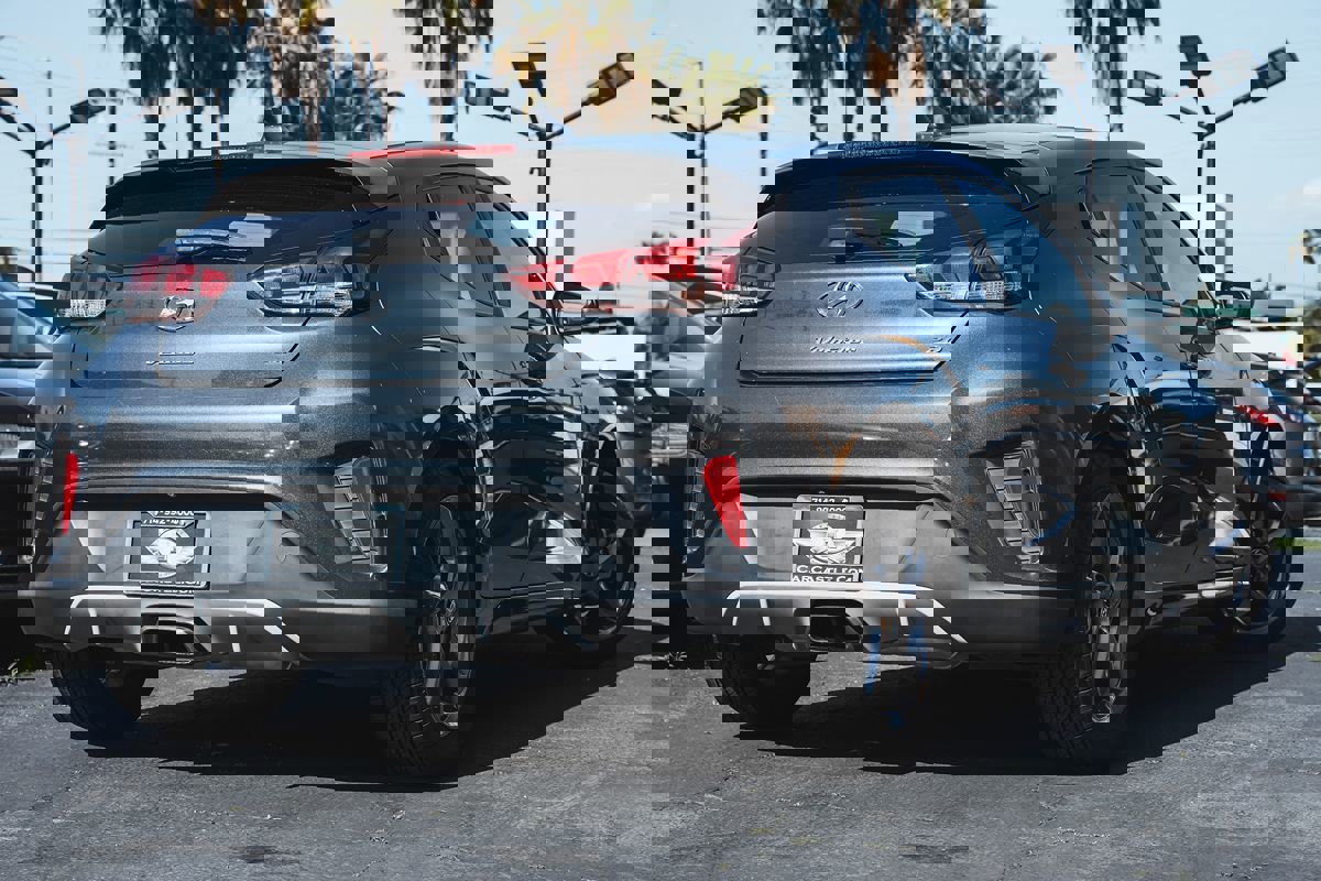 Used 2019 Hyundai Veloster 2.0 image 5