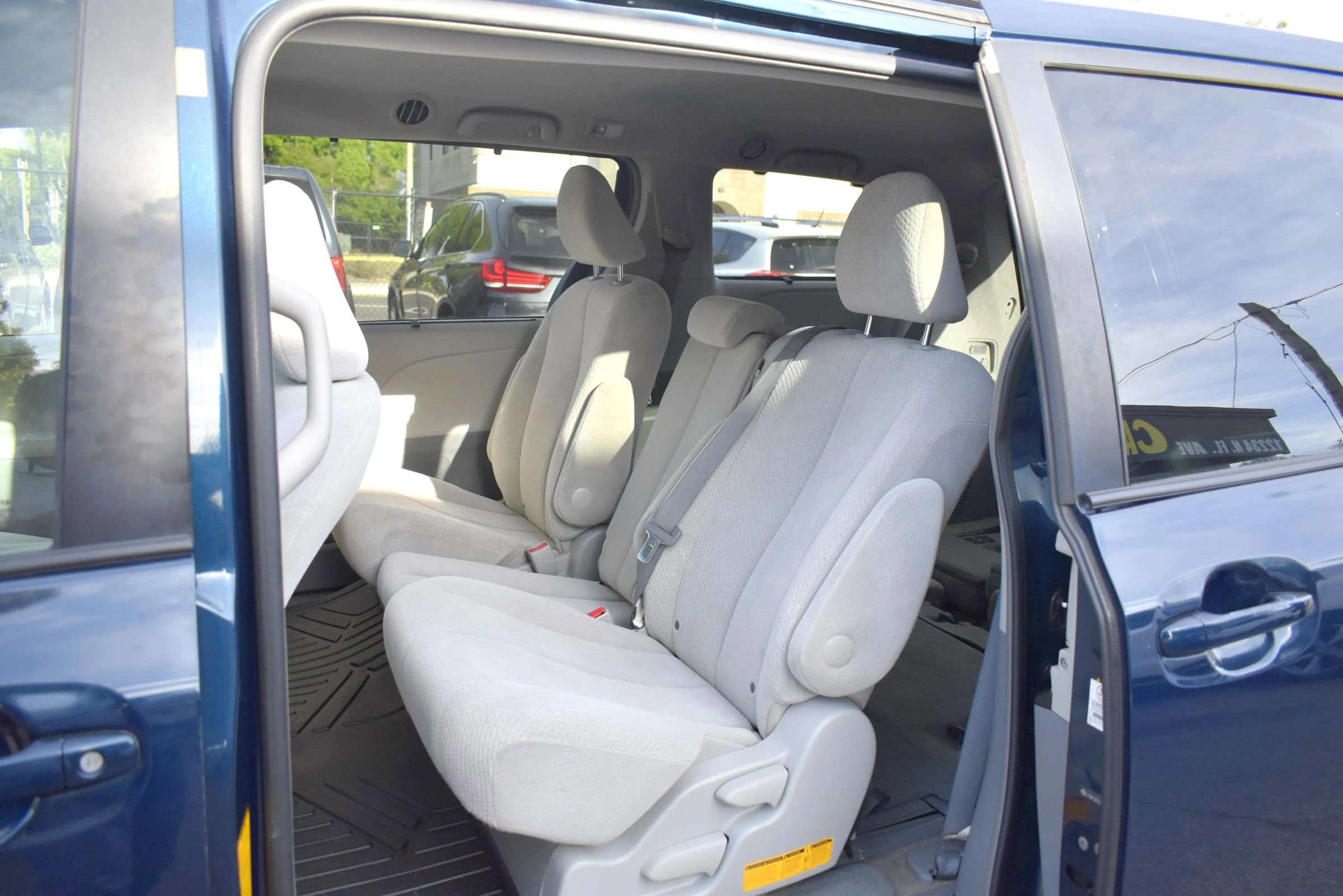 Used 2012 Toyota Sienna LE image 14