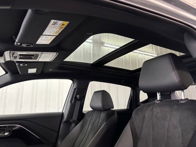 Used 2025 Acura ADX A-Spec image 10