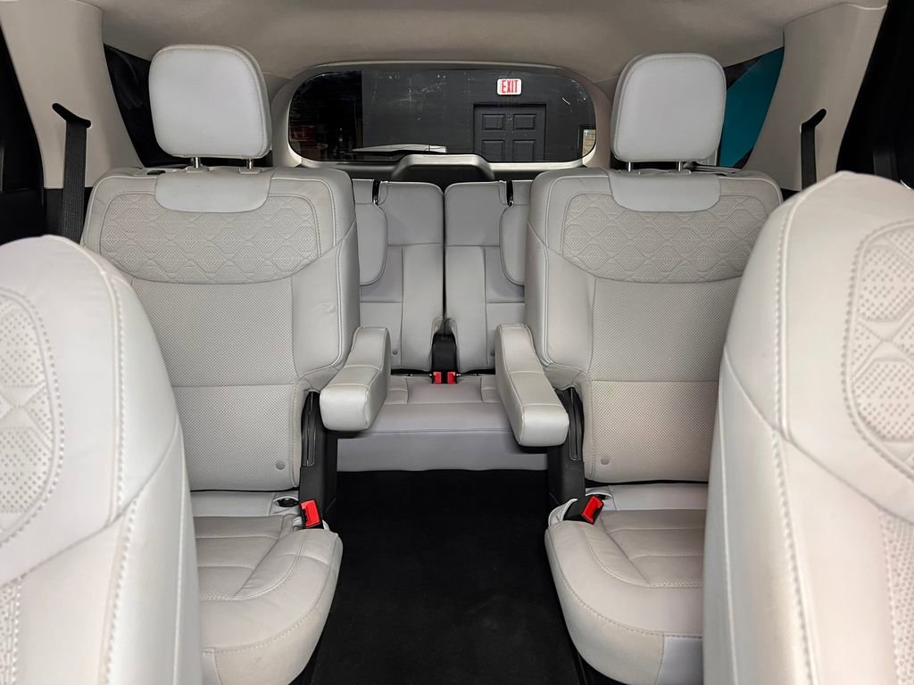 Used 2025 Ford Explorer Platinum w/ Ultimate Package image 30
