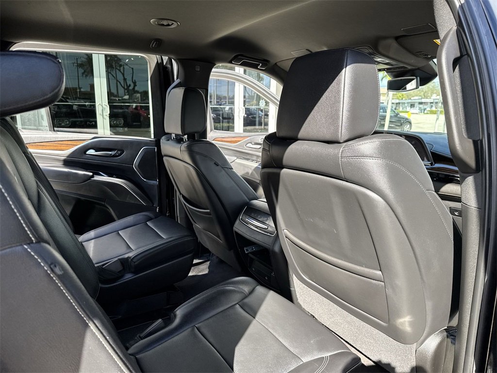 Used 2023 Cadillac Escalade Luxury image 34