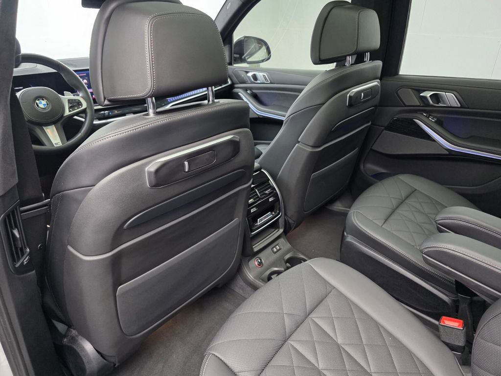 Used 2024 BMW X7 xDrive40i w/ M Sport Package image 14