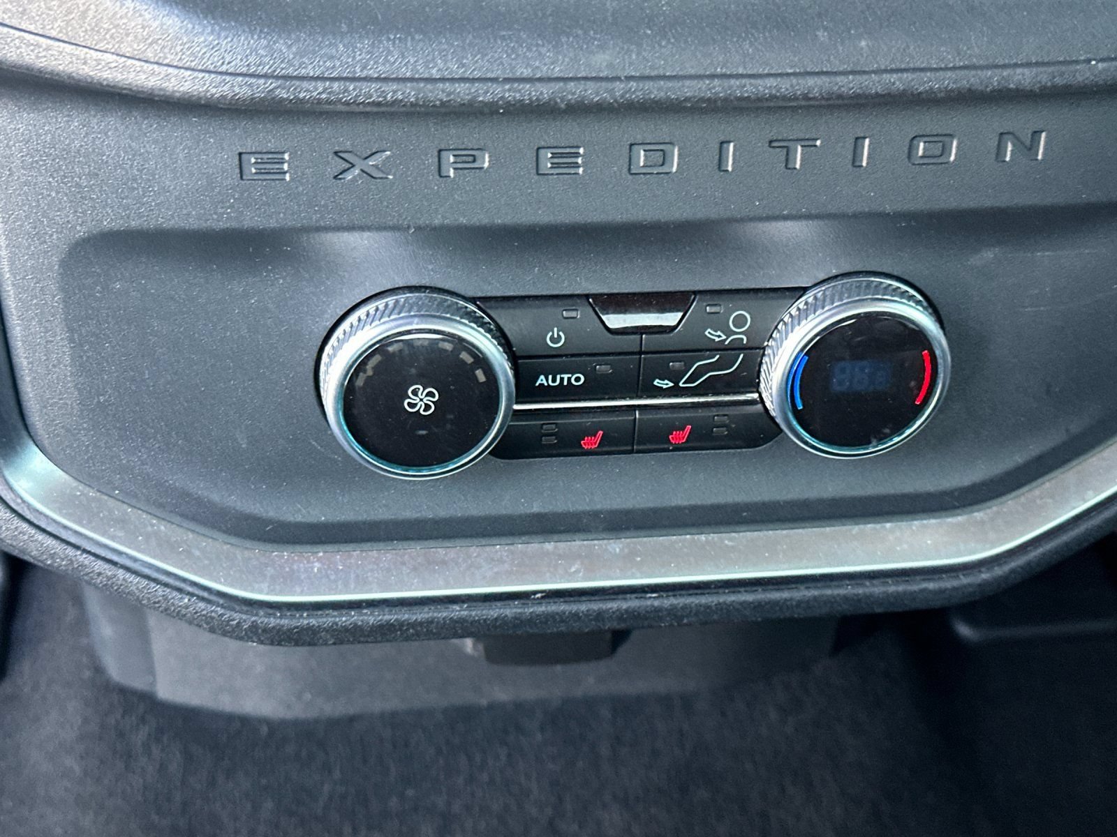 Certified 2025 Ford Expedition Platinum AWD/4WD image 29