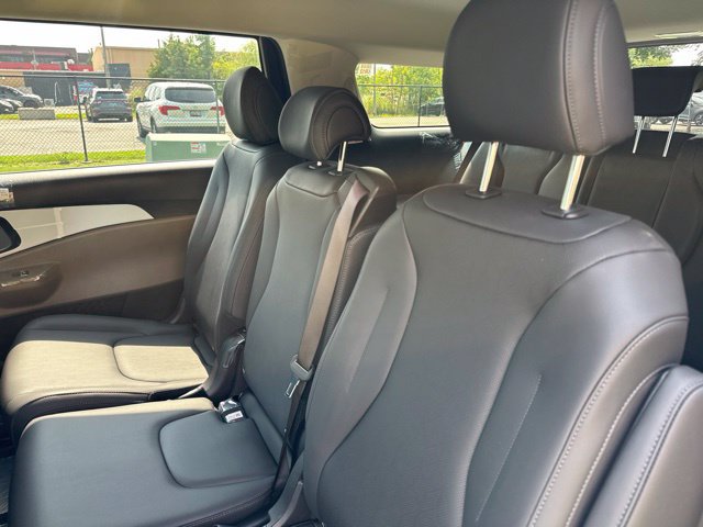 New 2026 Kia Carnival FWD image 15