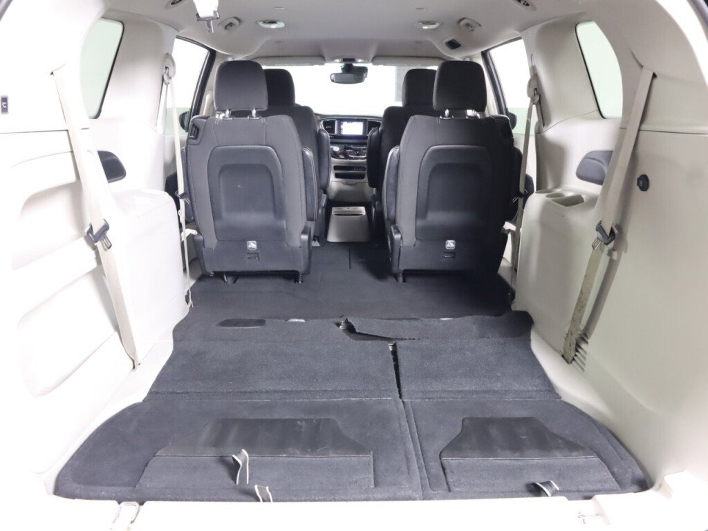 Used 2023 Chrysler Voyager LX FWD image 32