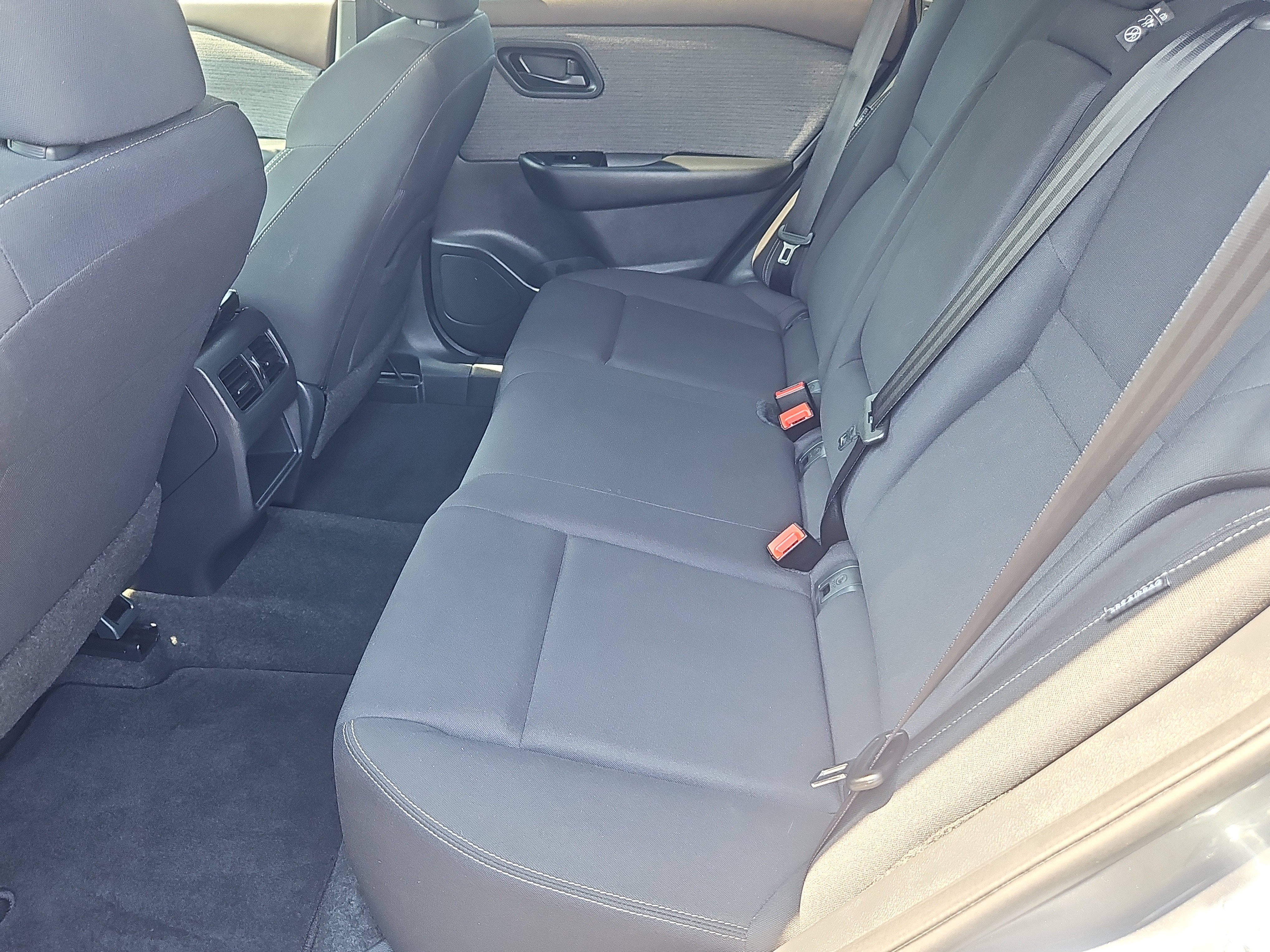 Used 2023 Nissan Rogue S AWD/4WD image 26