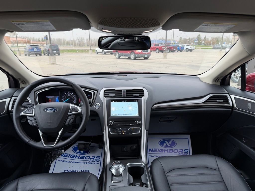 Used 2018 Ford Fusion SE w/ Fusion SE Technology Package FWD image 14