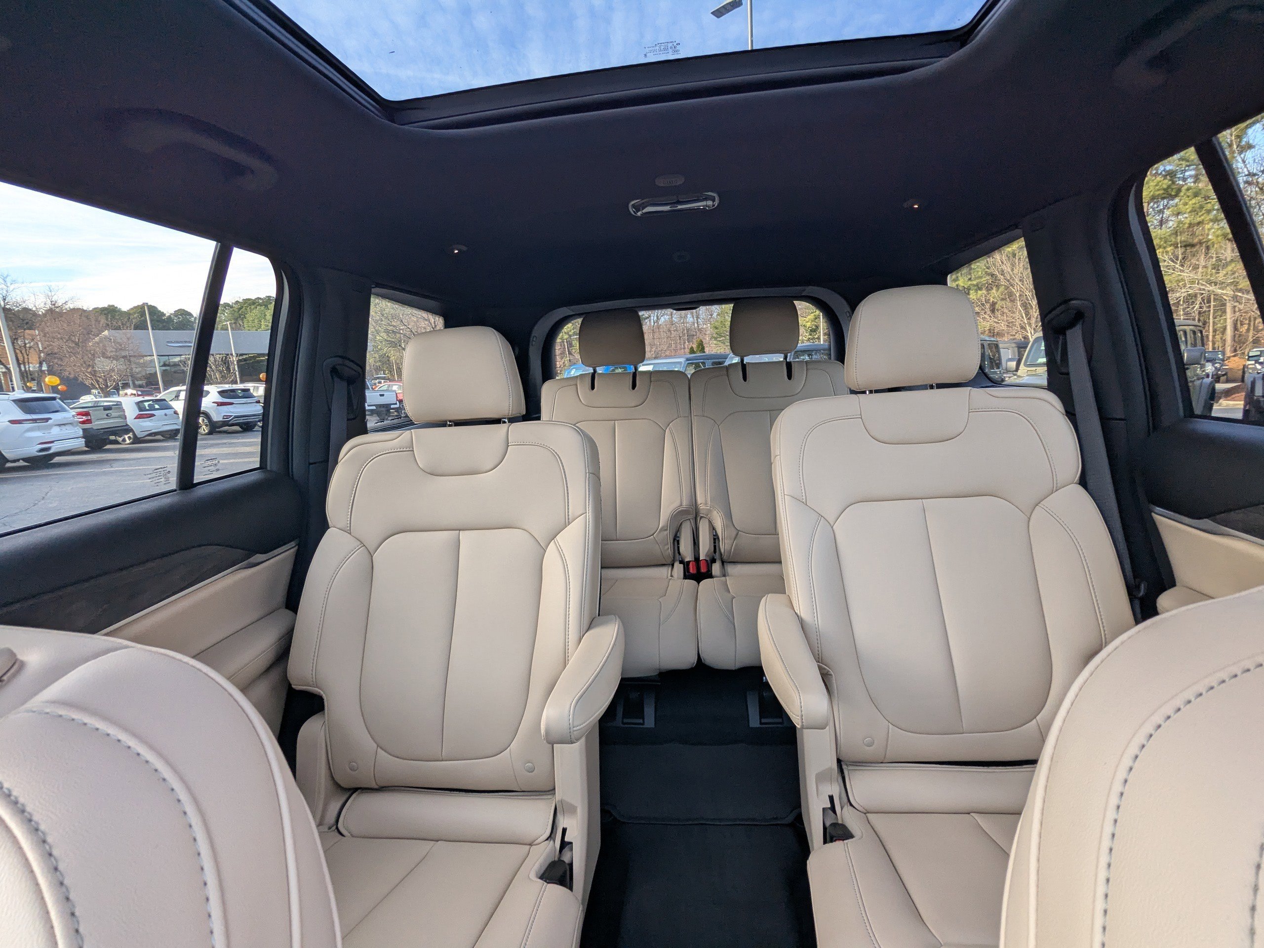 Certified 2024 Jeep Grand Cherokee L Limited image 10