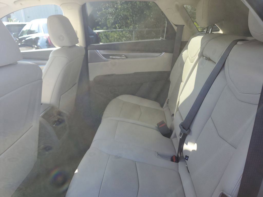 Used 2021 Cadillac XT5 Premium Luxury w/ LPO, Premium Carpet Package FWD image 14