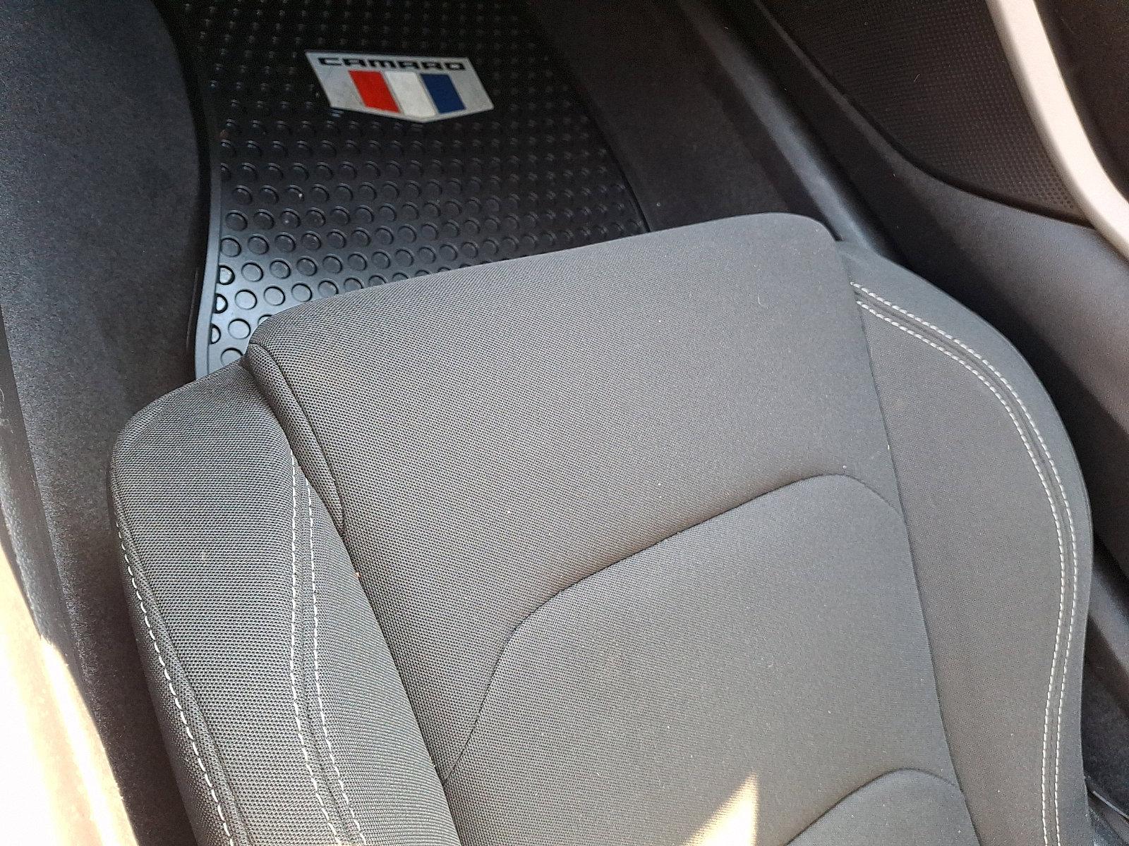 Used 2020 Chevrolet Camaro LT RWD image 26