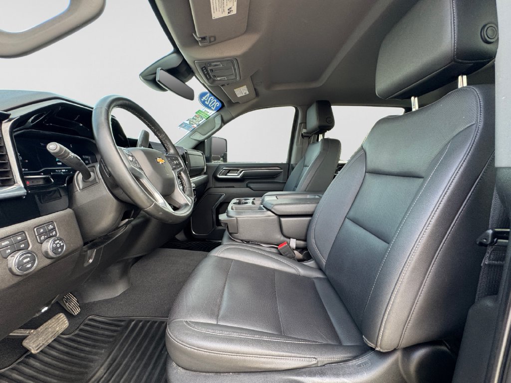 Used 2024 Chevrolet Silverado 2500 LTZ AWD/4WD image 17