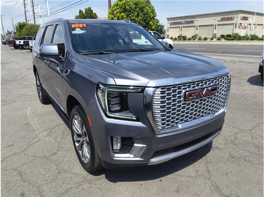 Used 2021 GMC Yukon Denali w/ Denali Premium Package AWD/4WD image 3