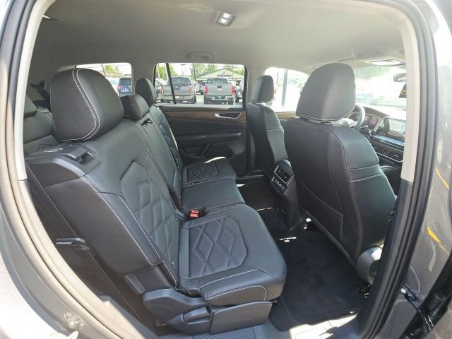 Used 2025 Volkswagen Atlas SE AWD/4WD image 37