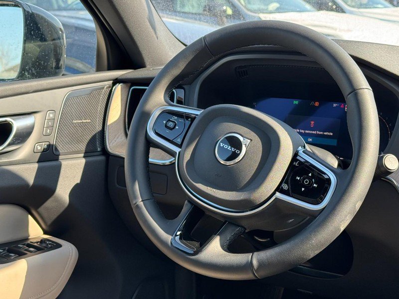 New 2026 Volvo XC60 B5 Plus w/ Climate Package image 7