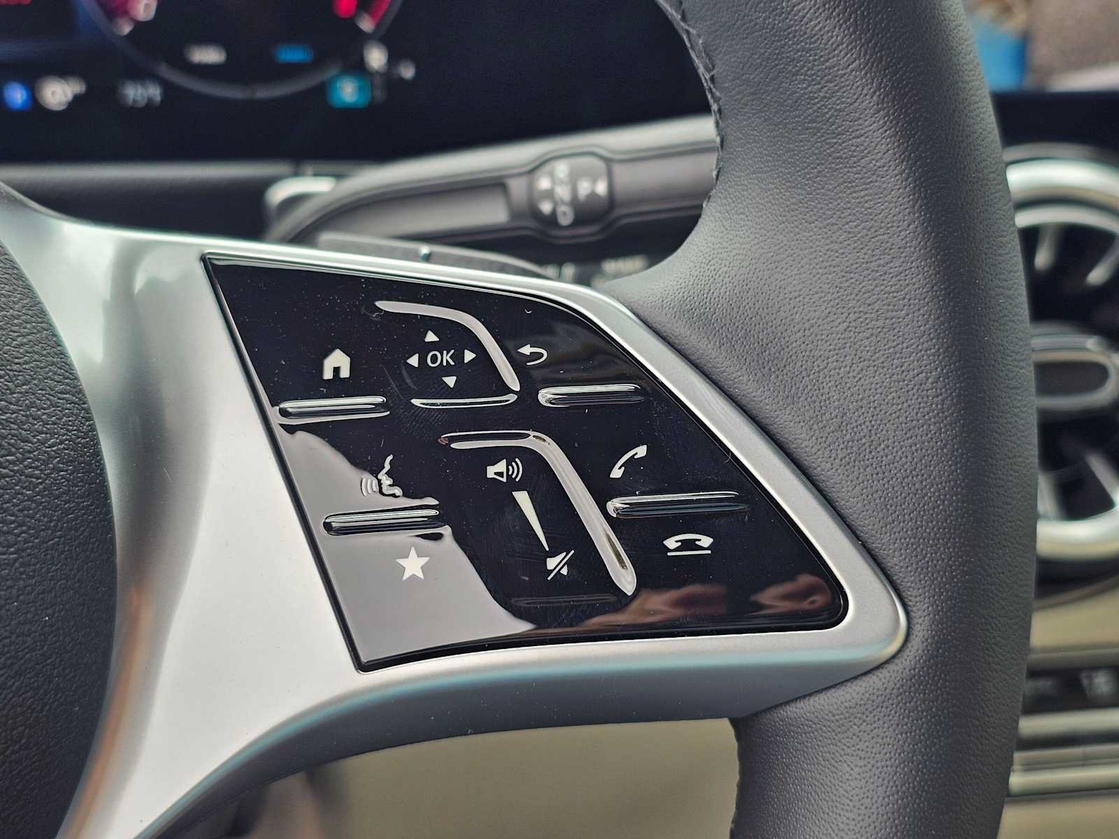 New 2026 Mercedes-Benz GLB 250 image 28