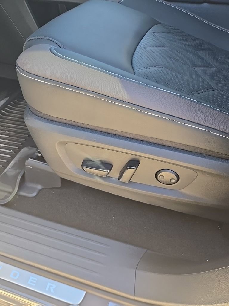 New 2026 Nissan Pathfinder Platinum image 6