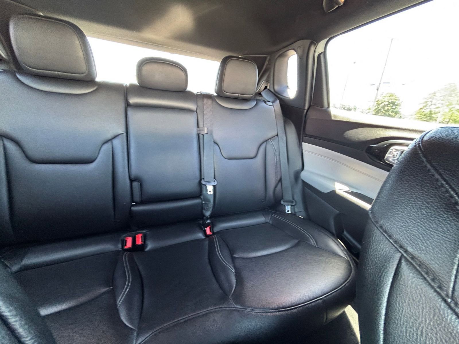 Used 2025 Jeep Compass Limited AWD/4WD image 39