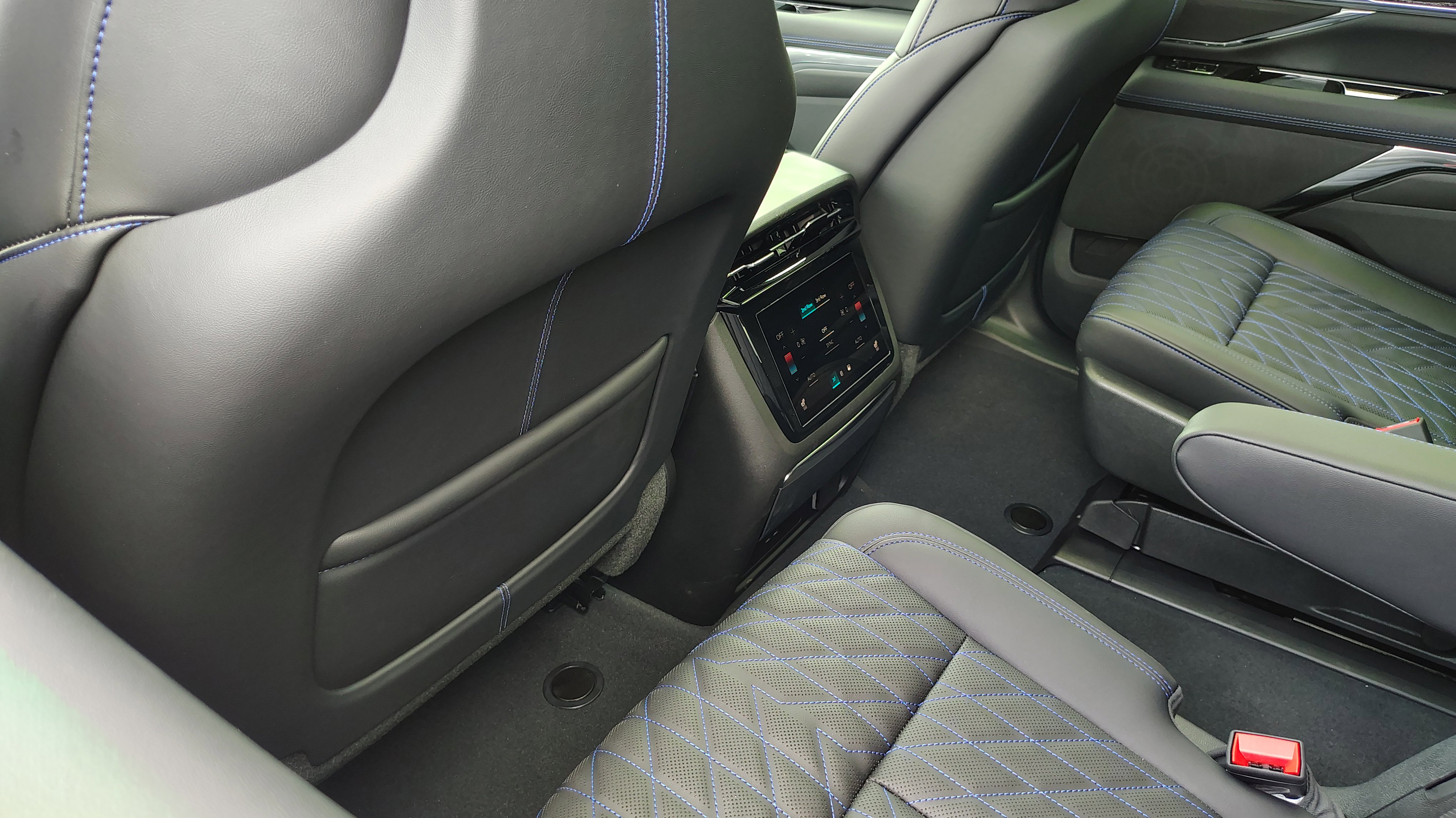 New 2025 Cadillac Escalade IQ Luxury 1 image 36