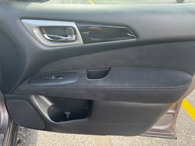 Used 2013 Nissan Pathfinder S image 13