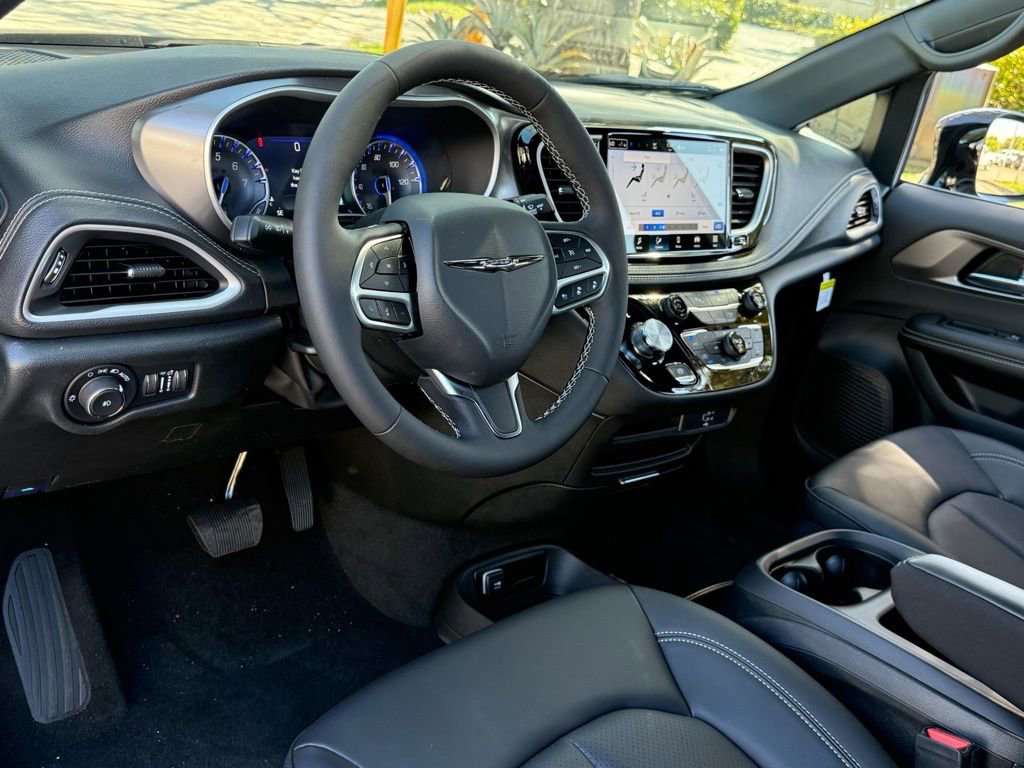 New 2026 Chrysler Pacifica Select image 48