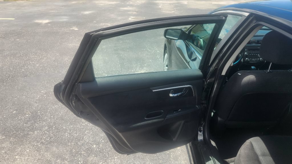 Used 2015 Nissan Altima 2.5 S FWD image 11