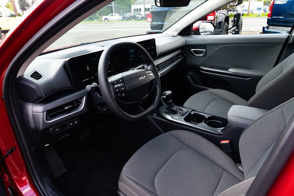 Used 2025 Kia K4 LXS image 19