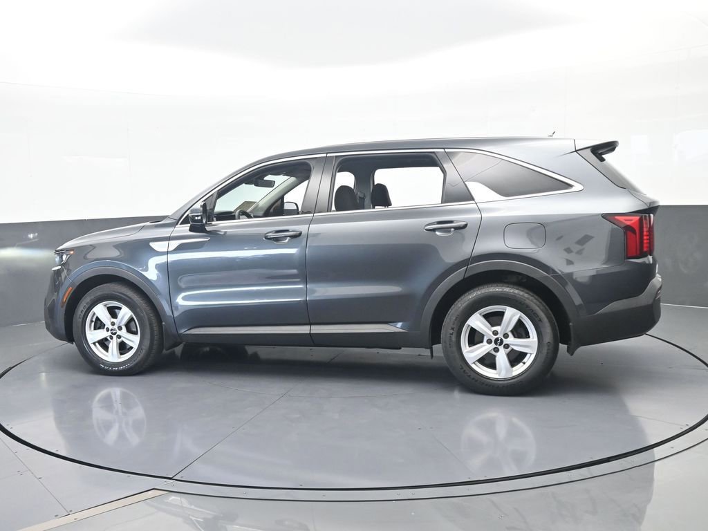Used 2022 Kia Sorento LX FWD image 3